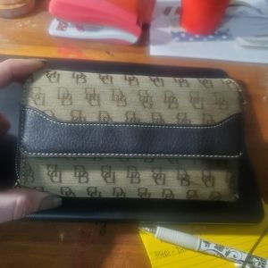 Dooney and Bourke wallet
